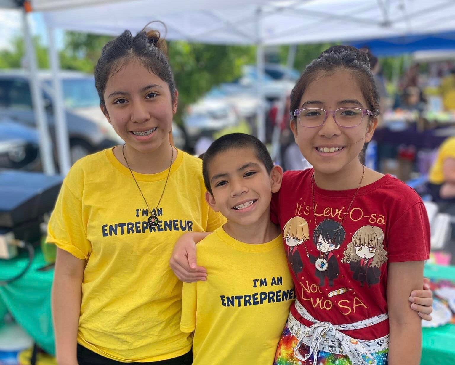 Solecito Meet Abigail 13, Isabella 11, Matthew 9 (siblings). They sell tacos, fruit cups, and dreamcatchers and have participated since 2019!