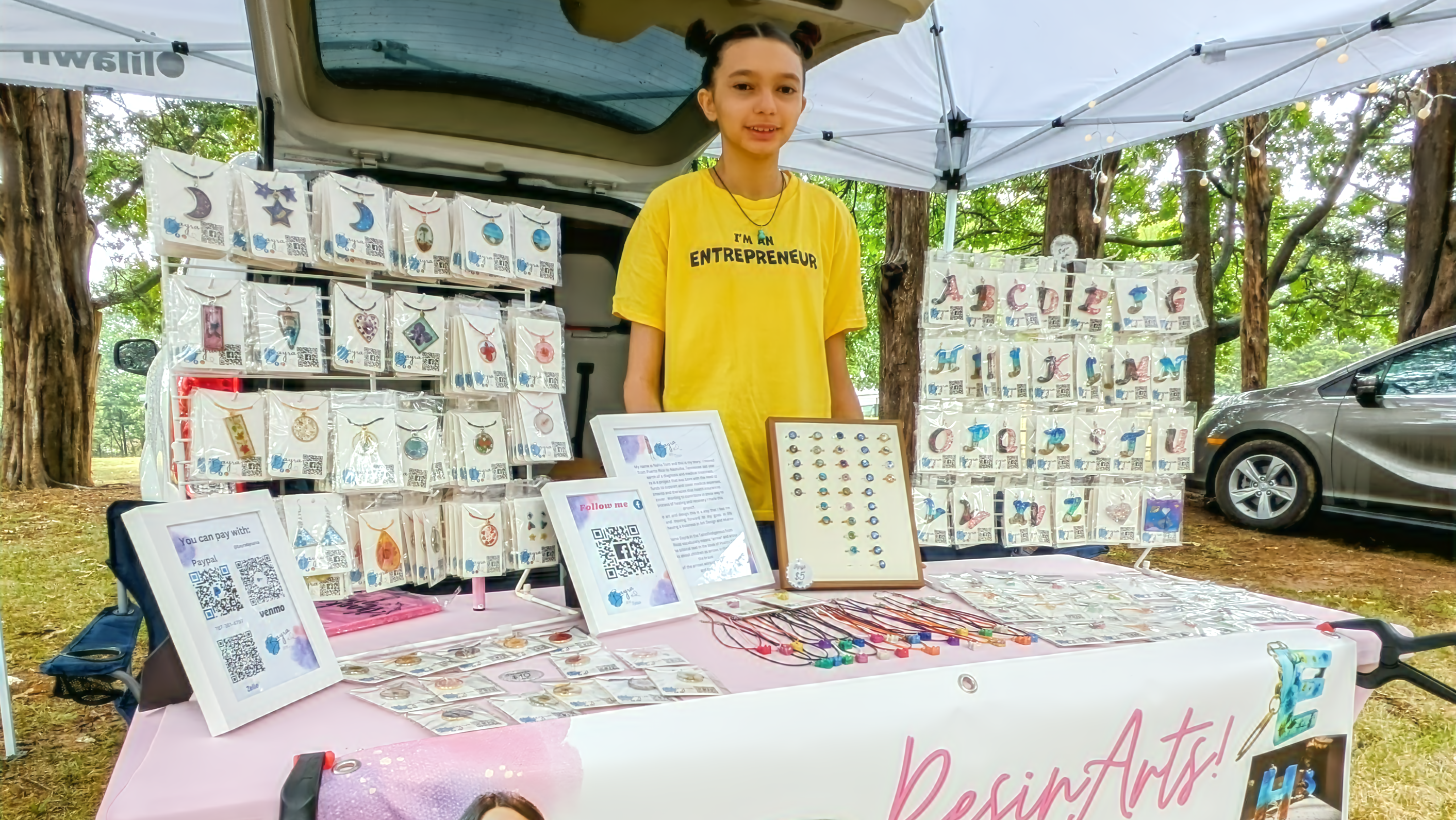 Meet Nahia, owner of Bayra by Nahia! We caught up with her at our Nashville and La Vergne markets and got to know a bit more about her and her thriving business!