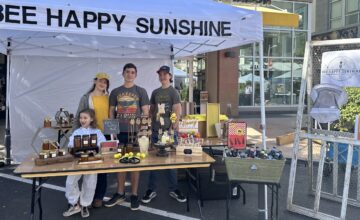 We met the 5 sibling owners (Charles, 17, Alexandra, 15, Council, 14, Justice, 13, Eve, 7) of Bee Happy Sunshine at one of our Phoenix area markets recently!