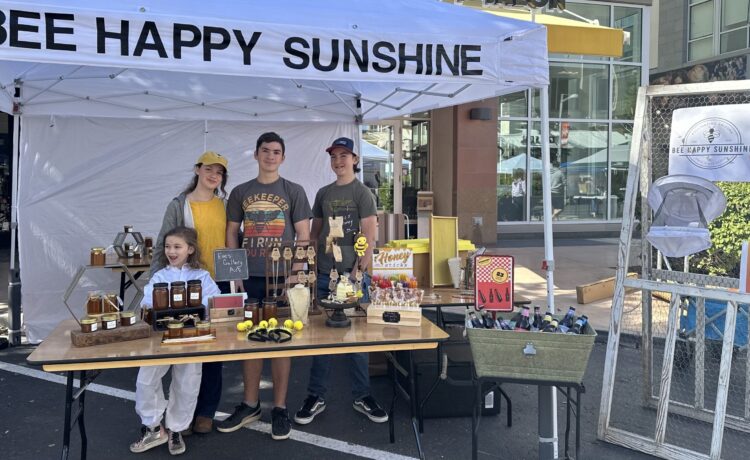 We met the 5 sibling owners (Charles, 17, Alexandra, 15, Council, 14, Justice, 13, Eve, 7) of Bee Happy Sunshine at one of our Phoenix area markets recently!
