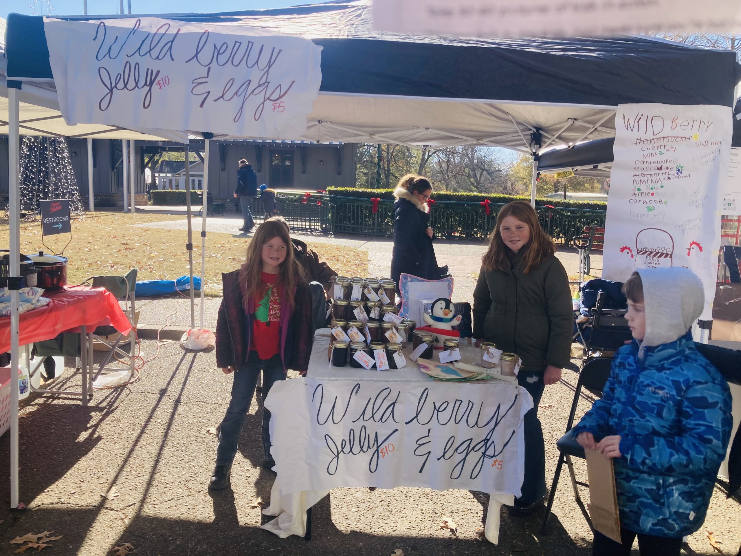 Wildberry Jelly and Eggs Sisters Betsey and Jingy Ward turned their backyard harvest into a thriving small business with Wildberry Jelly and Eggs.